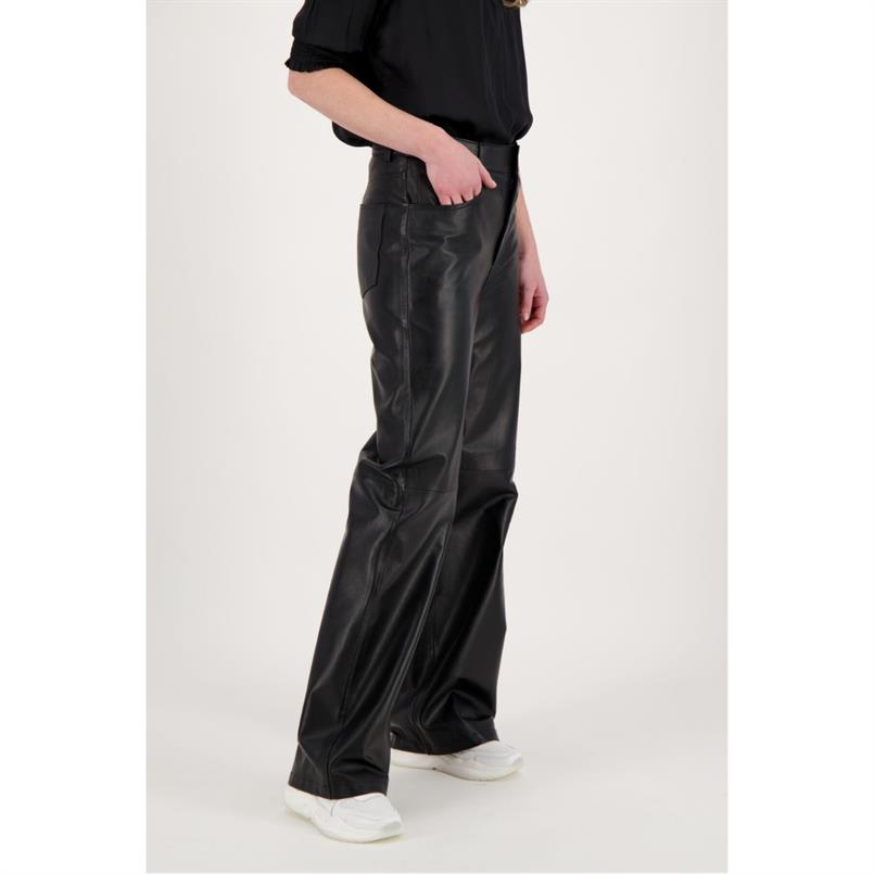 Est&#39;Seven Black Zwart