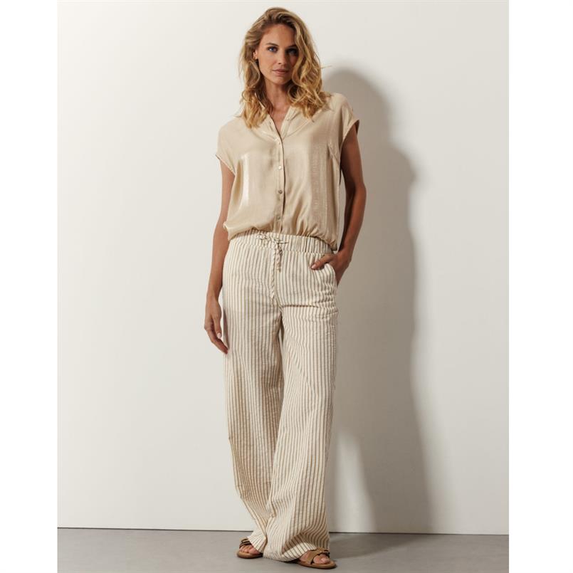 Tramontana Sleeveless shimmer blouse Zand